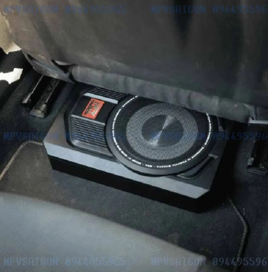 Độ Loa Sub Cho Kia Carnival